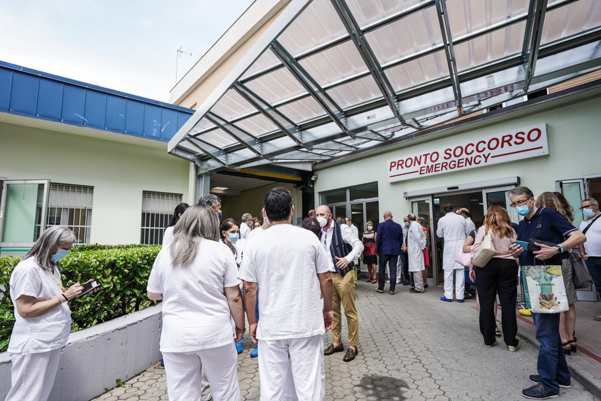 Dalla bancarotta degli ospedali si salva chi paga