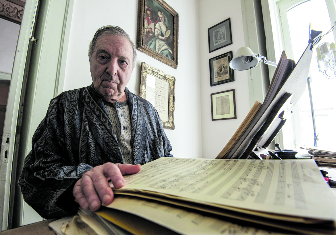 Roberto De Simone, maestro all’opera