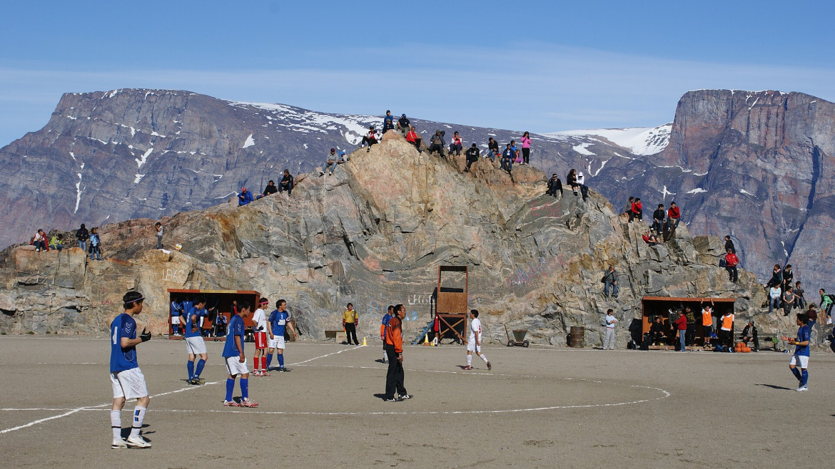 Una partita del campionato a Uummanaq