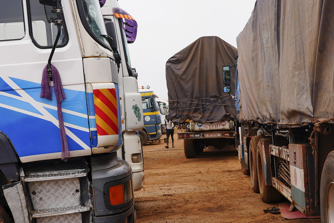 Niamey caccia l’ambasciatore francese, l’Unione africana caccia Niamey