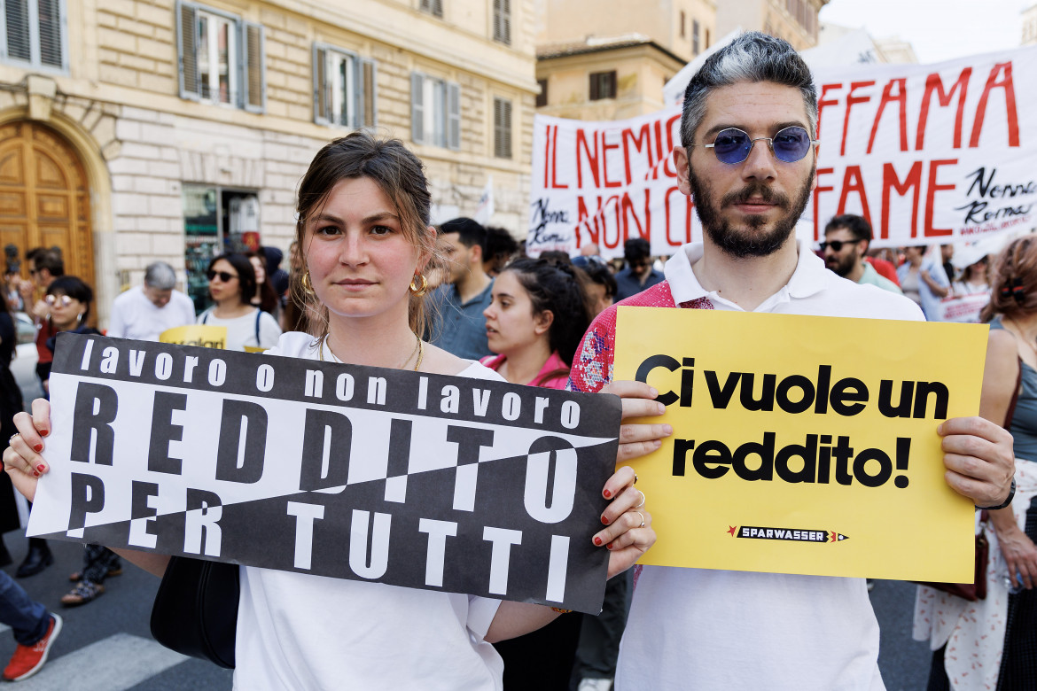 Reddito di cittadinanza, altre 80mila famiglie escluse