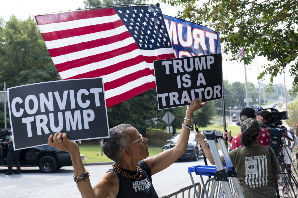 Atlanta, contestazione contro Donald Trump foto Ap/Ben Gray