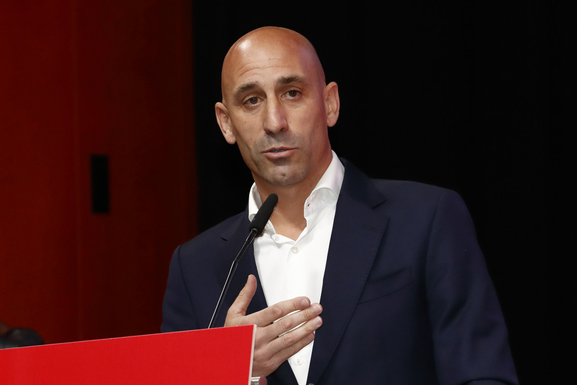 «Aggressione sessuale»: aperta un’inchiesta su Luis Rubiales