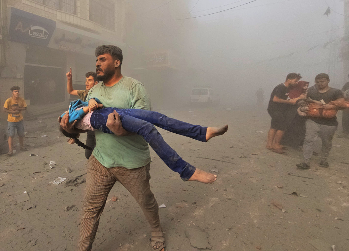 Il bombardamento al campo di Jabaliya foto Getty Images