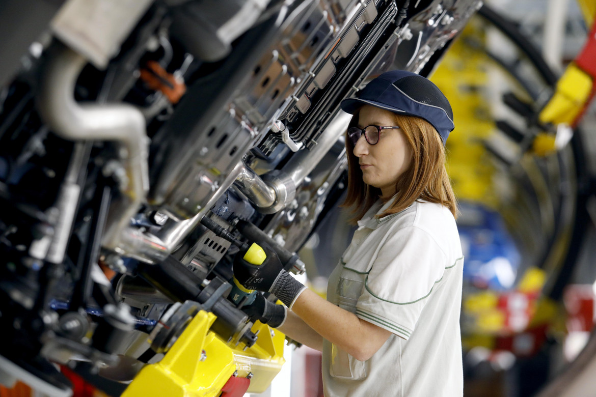 Lavoro, donne penalizzate anche se studiano di più