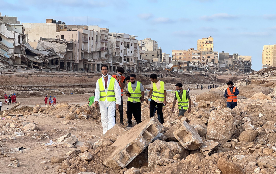 A Derna bilancio ancora incerto. Ma i due governi già litigano per ricostruirla