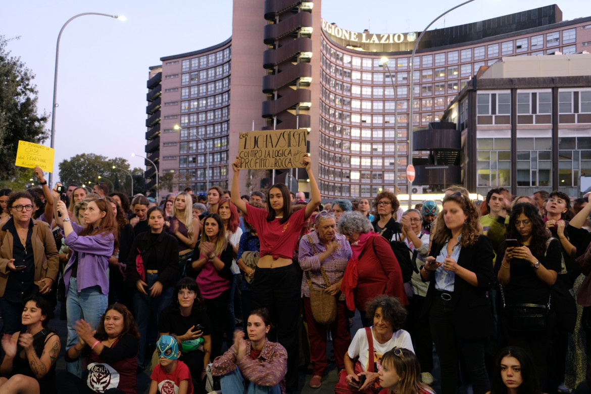 «Lucha y Siesta resiste» alle minacce di Rocca