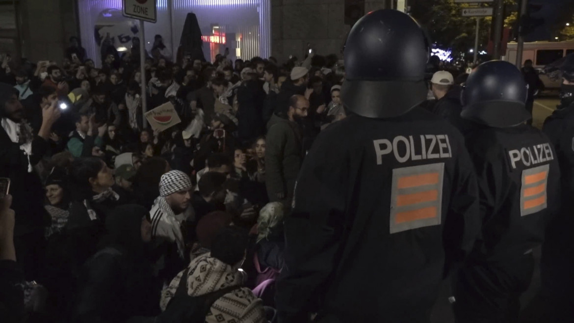 La manifestazione pro-Palestina a Berlino foto Ap