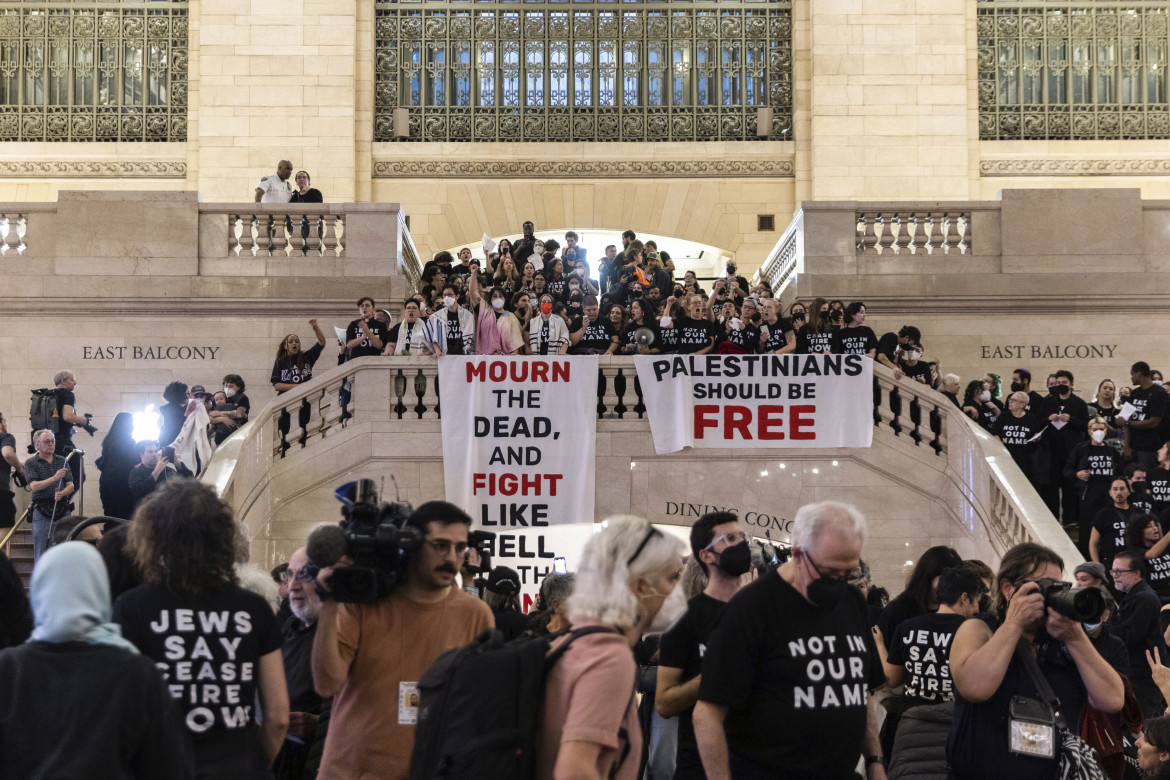 L’occupazione della stazione centrale di New York foto Ap