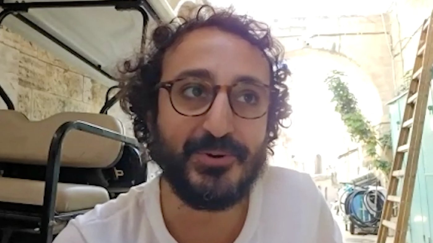 Picchiato l’influencer italo-palestinese Karem Rohana