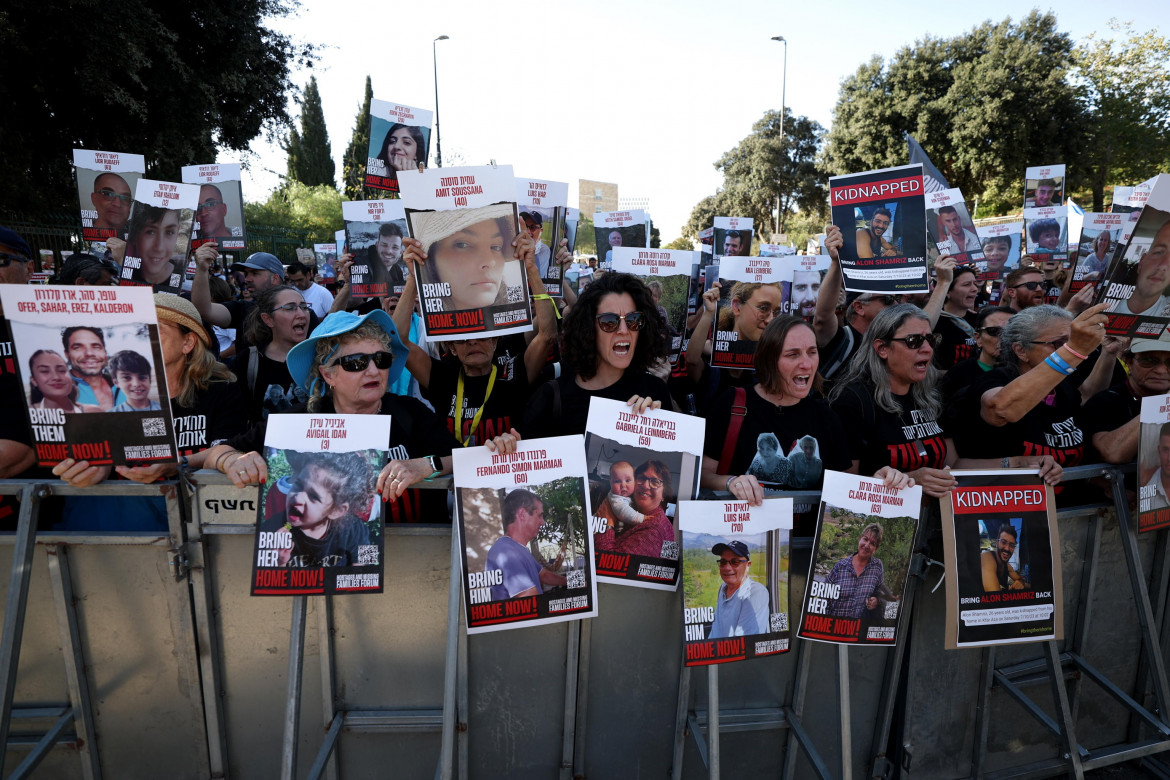 I parenti degli ostaggi logorati da Netanyahu