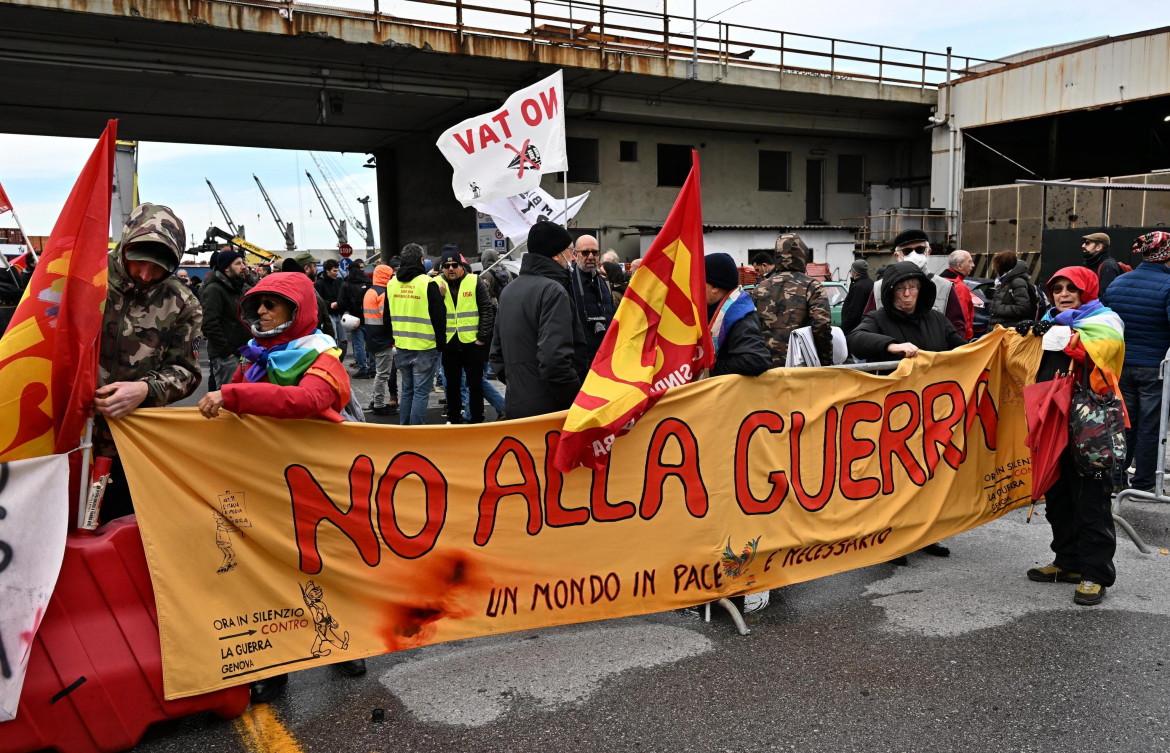 «Non carichiamo armi d’Israele», Genova entra nella lotta globale