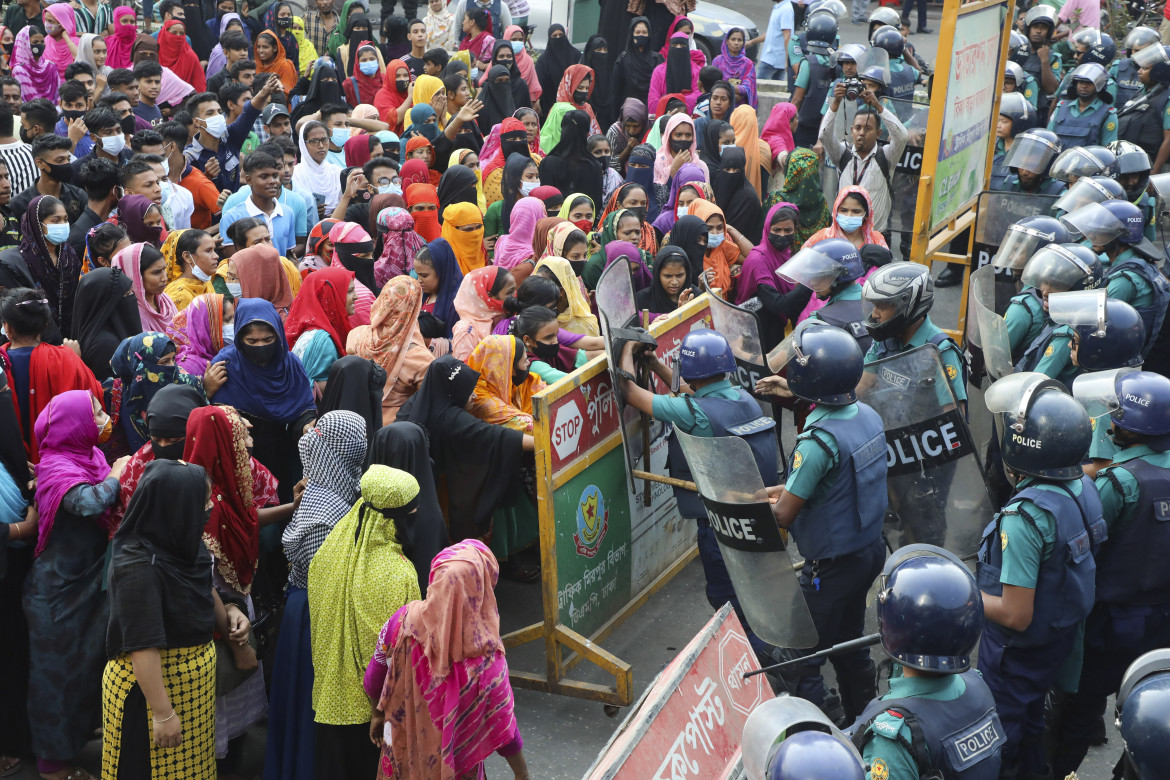 Bangladesh, la repressione non ferma le lavoratrici tessili