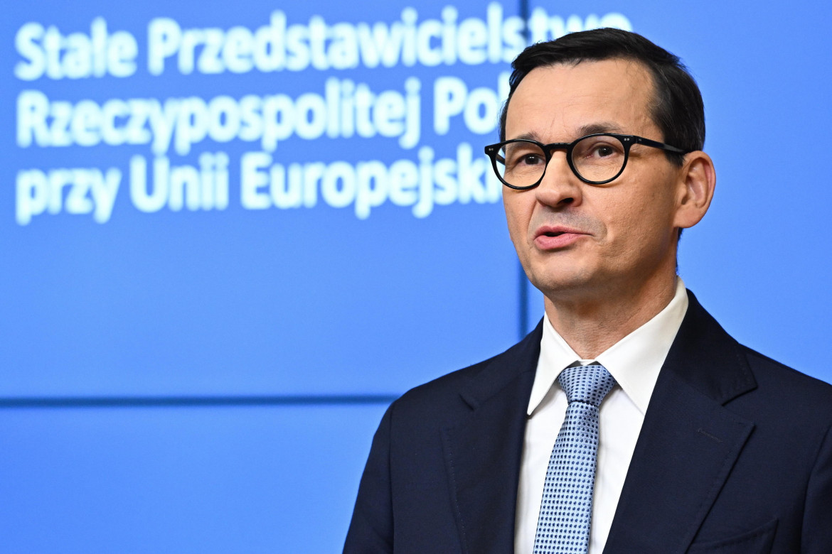 Morawiecki presenta il governo, ma è un bluff e durerà solo 14 giorni