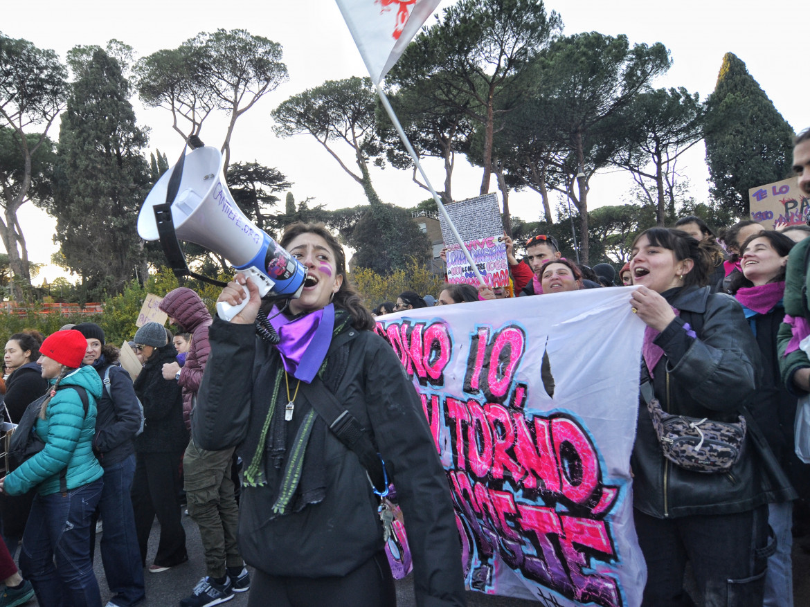 Centinania di migliaia in piazza e Meloni  attacca Pd, 5S e Cgil