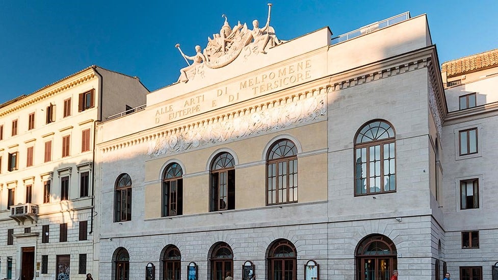 Scippo nelle tenebre al Teatro di Roma