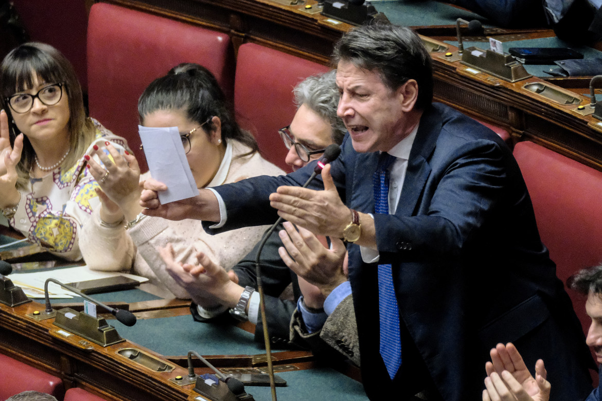 Giuseppe Conte del M5S in aula dopo il voto sul Mes foto LaPresse