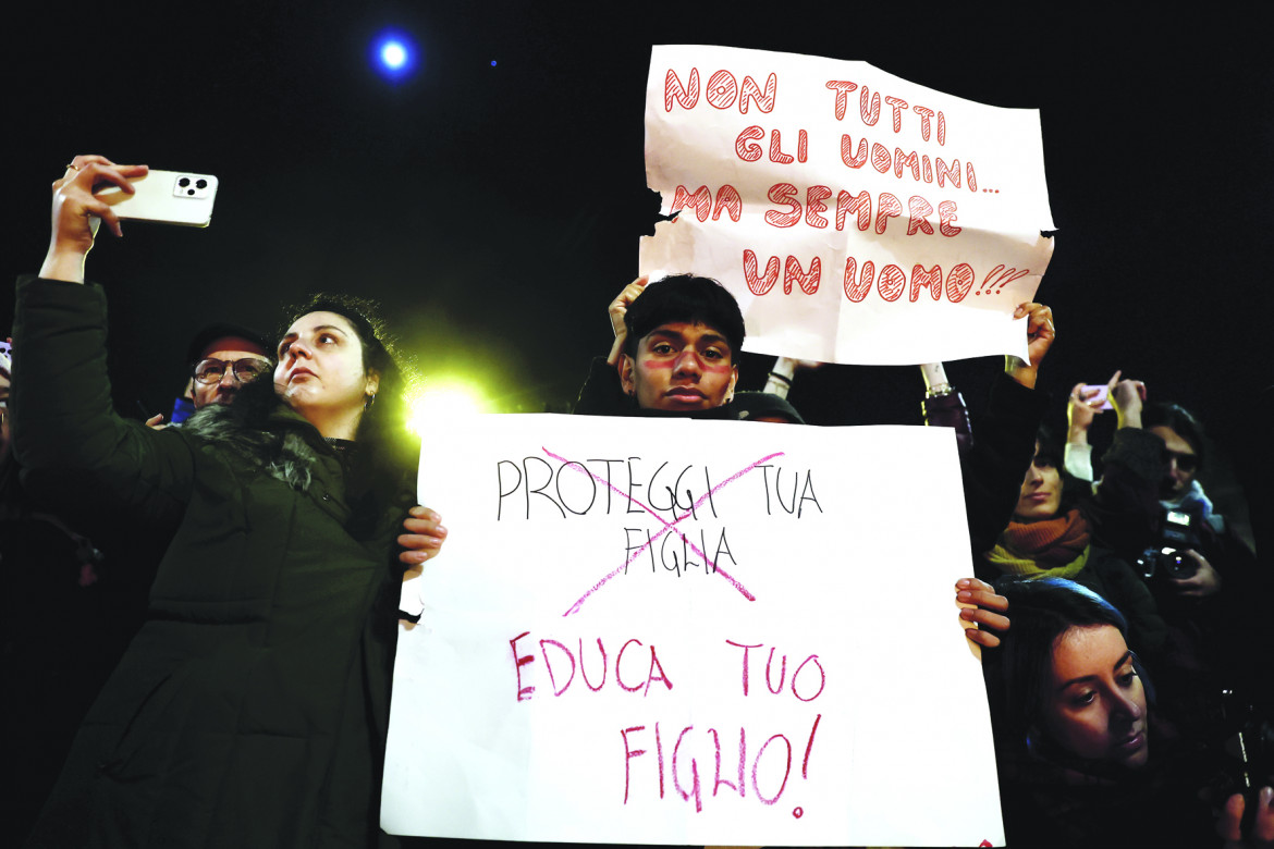 Roma, alla manifestazione internazionale contro la violenza sulle donne del 25 novembre foto LaPresse