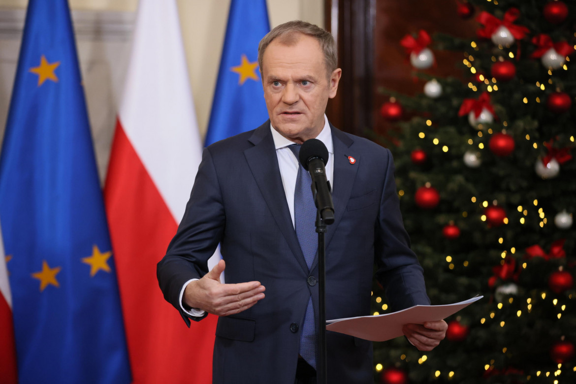 Tusk chiude il canale pubblico Tvp Info, «megafono del Pis»