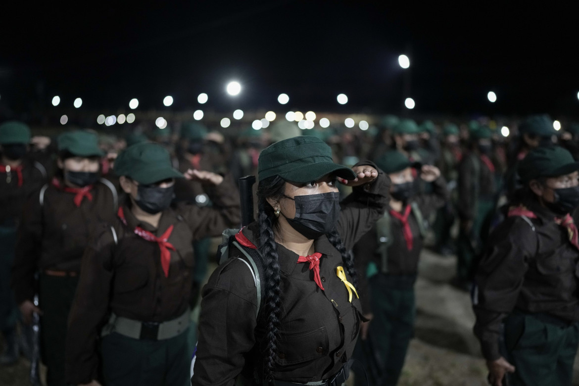 31 dicembe 2023. Unità dell’Esercito zapatista di liberazione nazionale (Ezln) durante le celebrazioni a Dolores Hidalgo foto Ap/Eduardo Verdugo