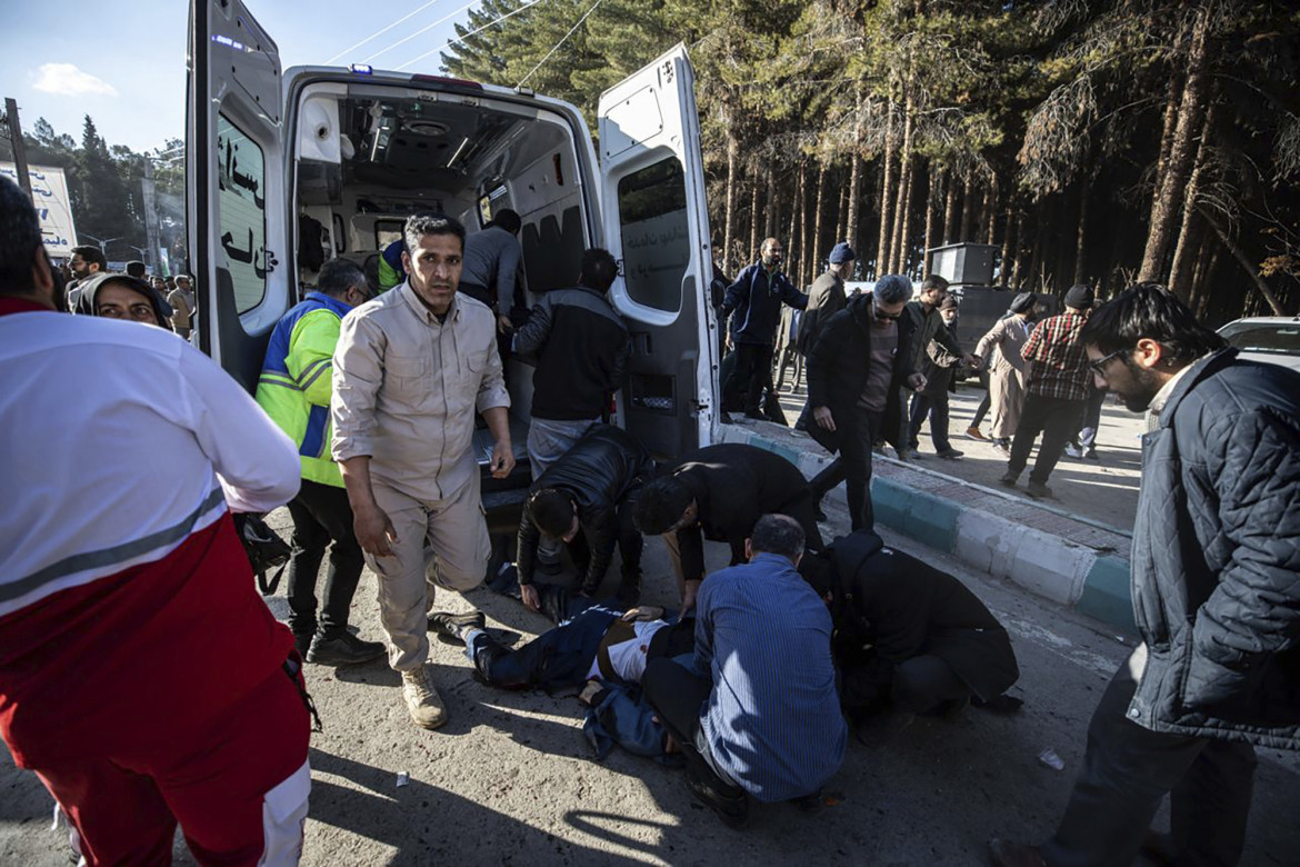 Feriti nell’attentato a Kerman foto Ap/Mahdi Karbakhsh Ravari