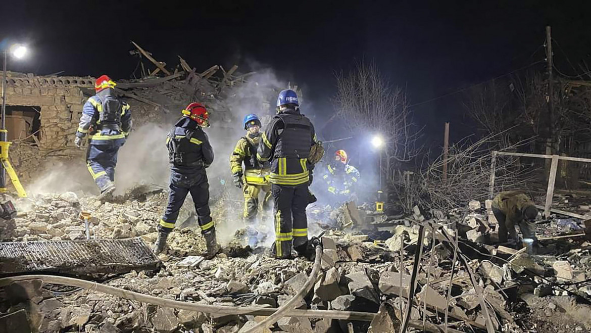 Kiev bersaglia la Crimea dal cielo, ma a terra va peggio