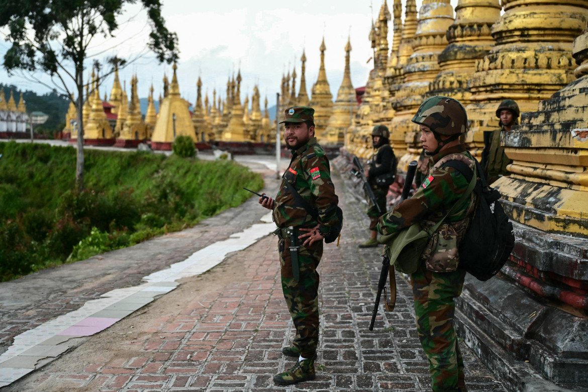 Miliziani del Ta'ang National Liberation Army, uno degli eserciti ribelli della Fratellanza contro i golpisti Getty Images