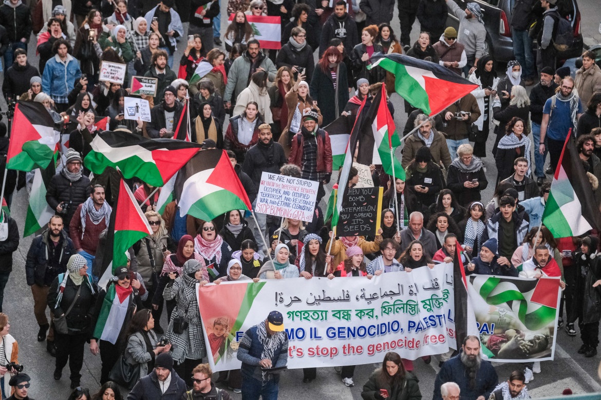 La piazza palestinese a Roma tra falsi allarmi e vere tensioni