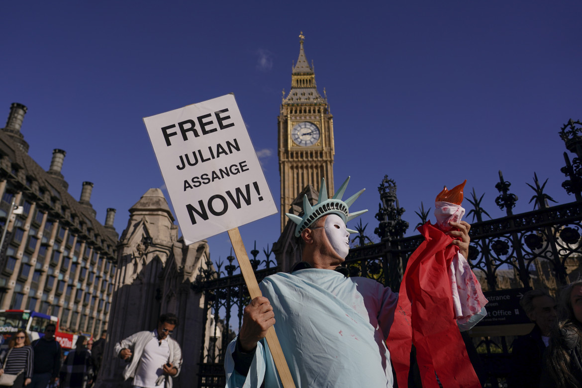 In visita a Julian Assange nel carcere di Belmarsh