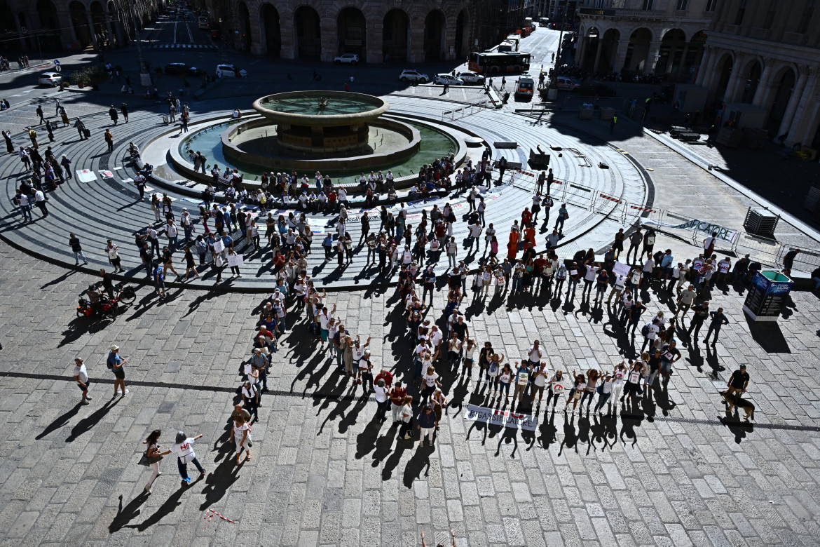 Protesta contro il rigassificatore (Ansa)