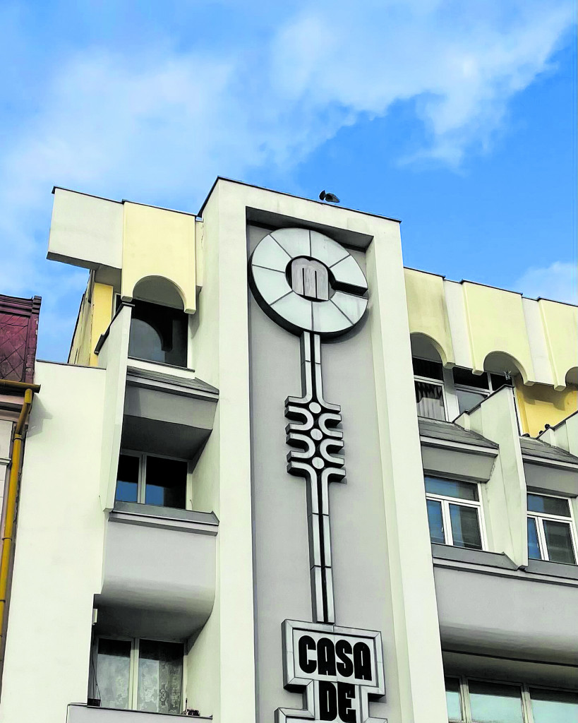 Timisoara, pavoni di stucco e maschere d’artista