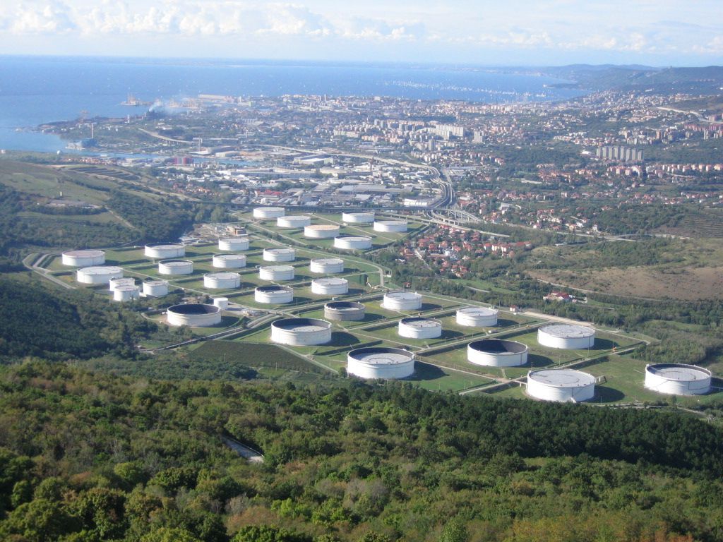 Parco serbatoi Siot a San Dorligo della Valle (foto Sergio Jercog)