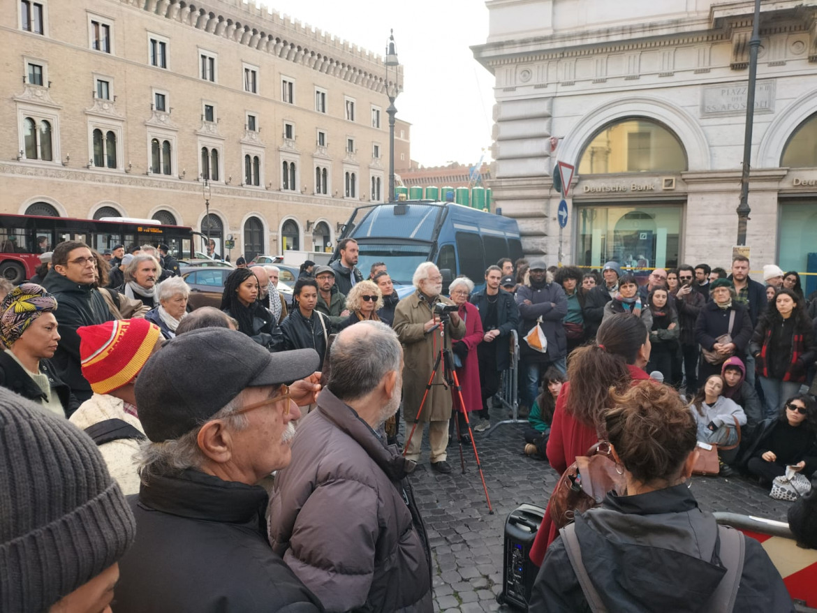 «Chiudete Ponte Galeria». Prima piazza della neonata Rete Stop Cpr