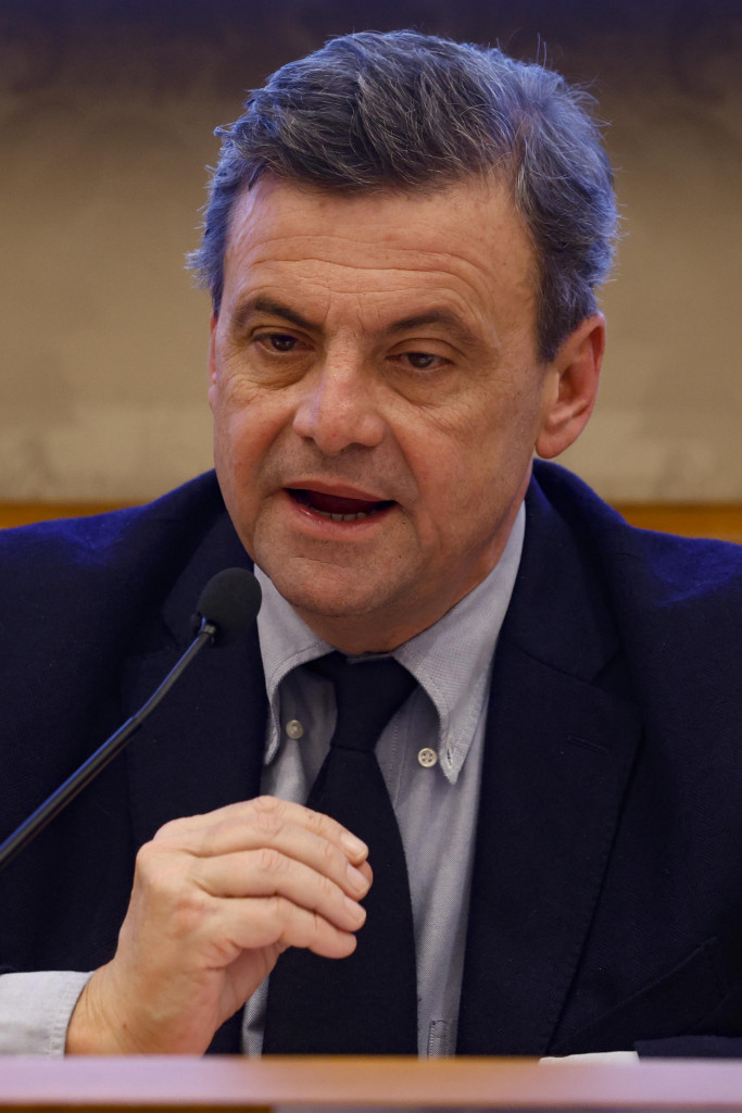 Calenda contro Schlein: «Noi esclusi per il veto 5S»