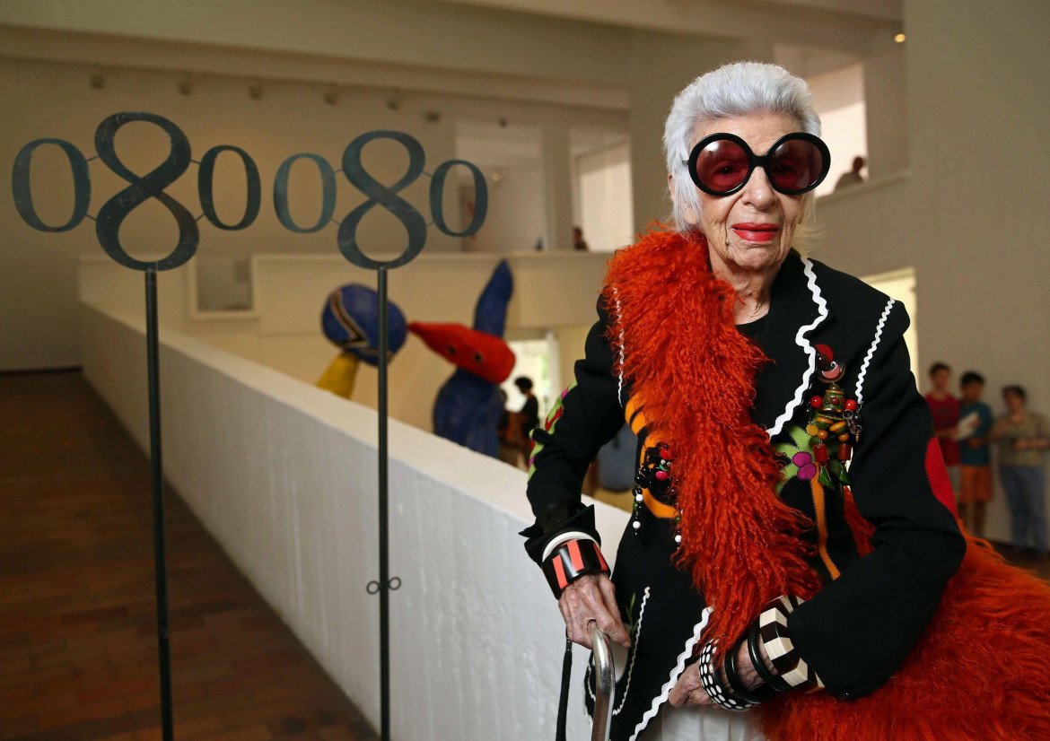 Addio a Iris Apfel, icona accidentale