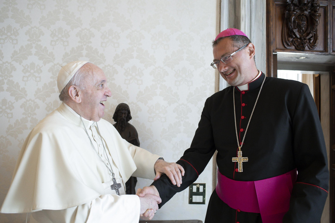 Il solito «negoziare» del papa è diventato «arrendersi»