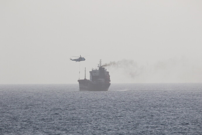 La nave sequestrata nello Stretto di Hormuz