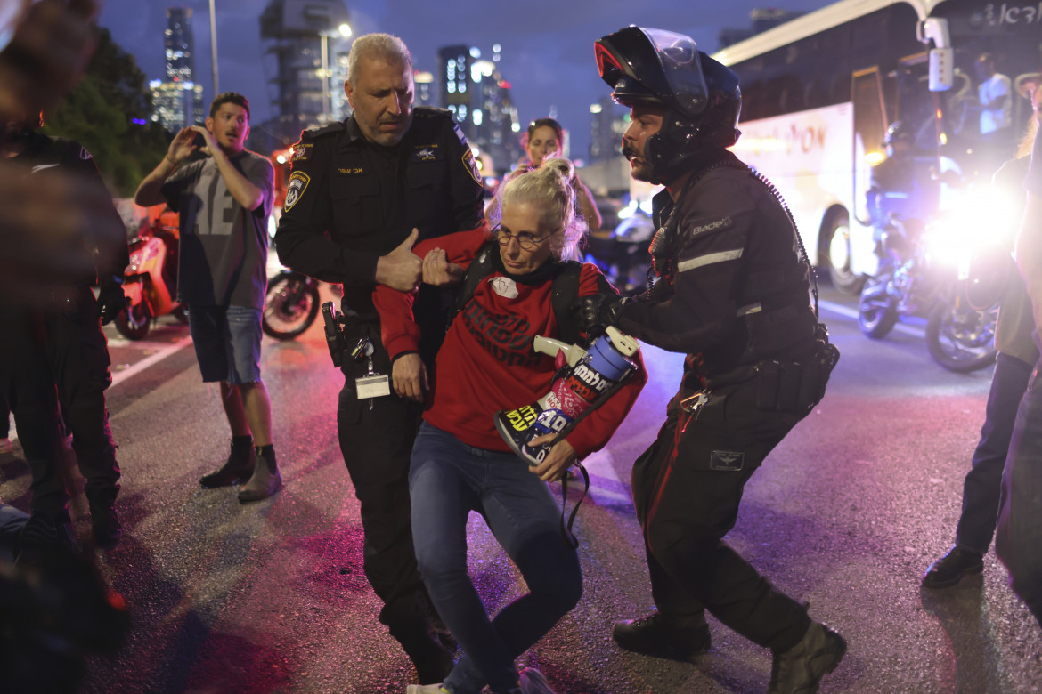 Proteste a Tel Aviv dei parenti degli ostaggi richiedenti il cessate il fuoco