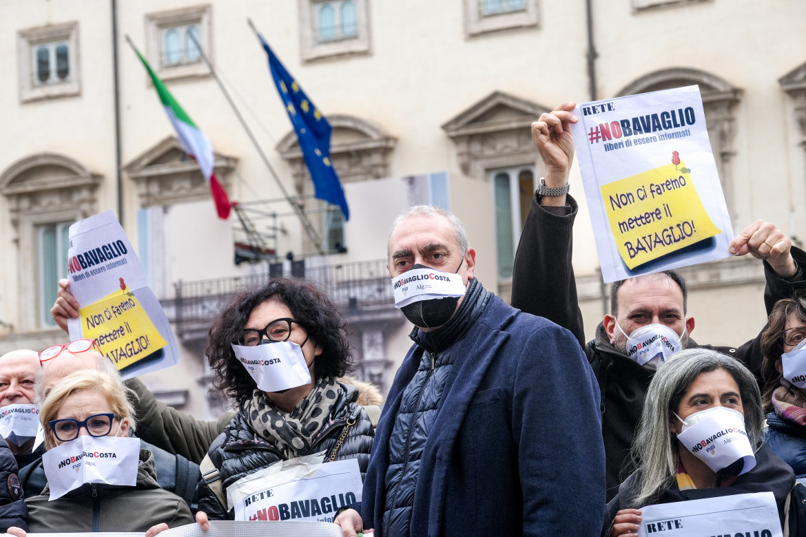 Protesta Fnsi contro la ‘legge bavaglio’ sotto a Palazzo Chigi