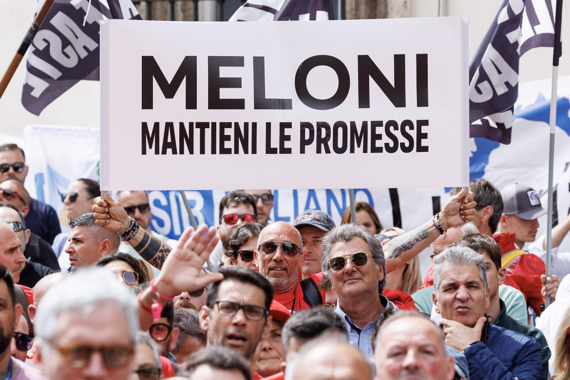 La protesta dei balneari contro il governo l'11 aprile a Roma