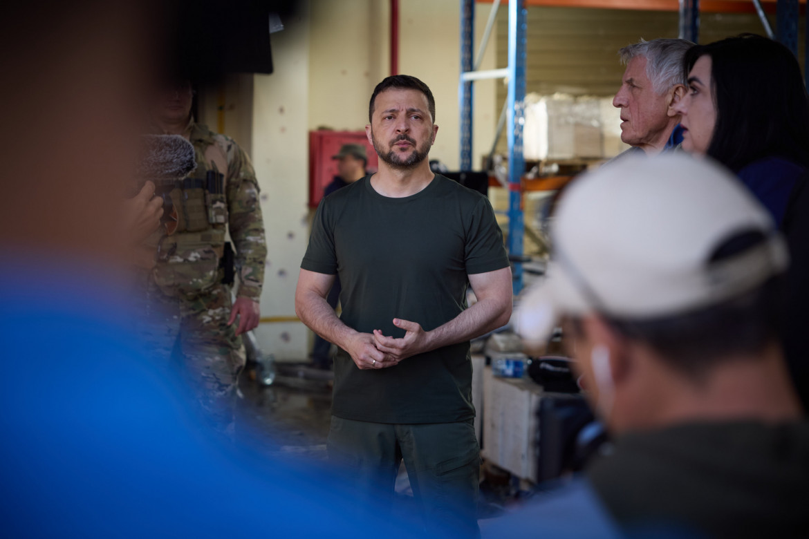 Il presidente ucraino Zelensky a Kharkiv foto Ukrainian Presidential Press Office