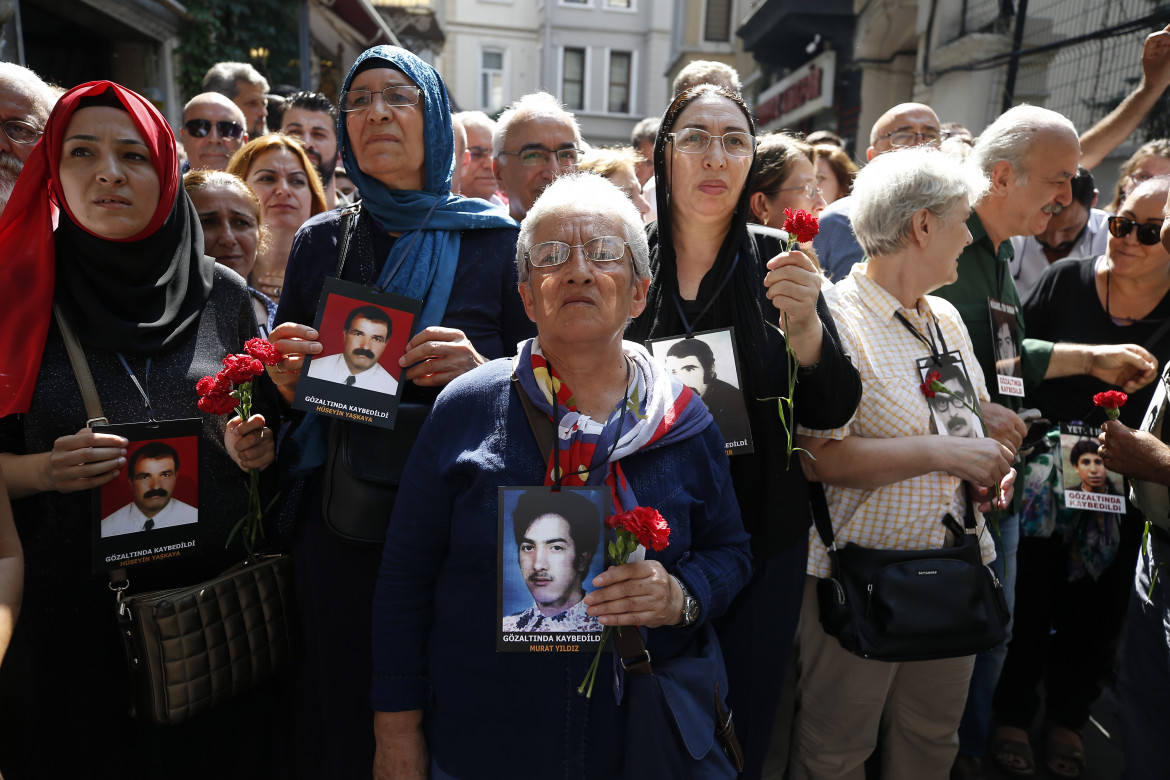 Le "Madri del sabato" in piazza a Istanbul