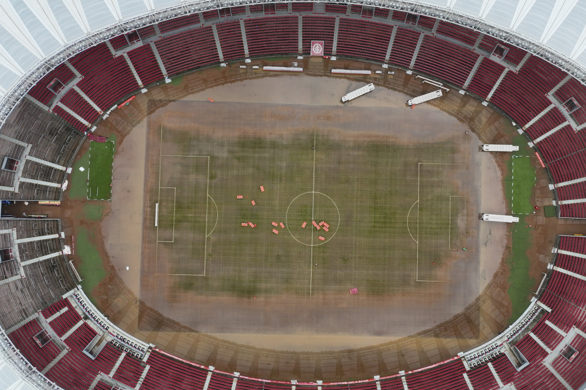 Lo stadio di Porto Alegre, in Brasile, devastato dalle alluvioni di maggio