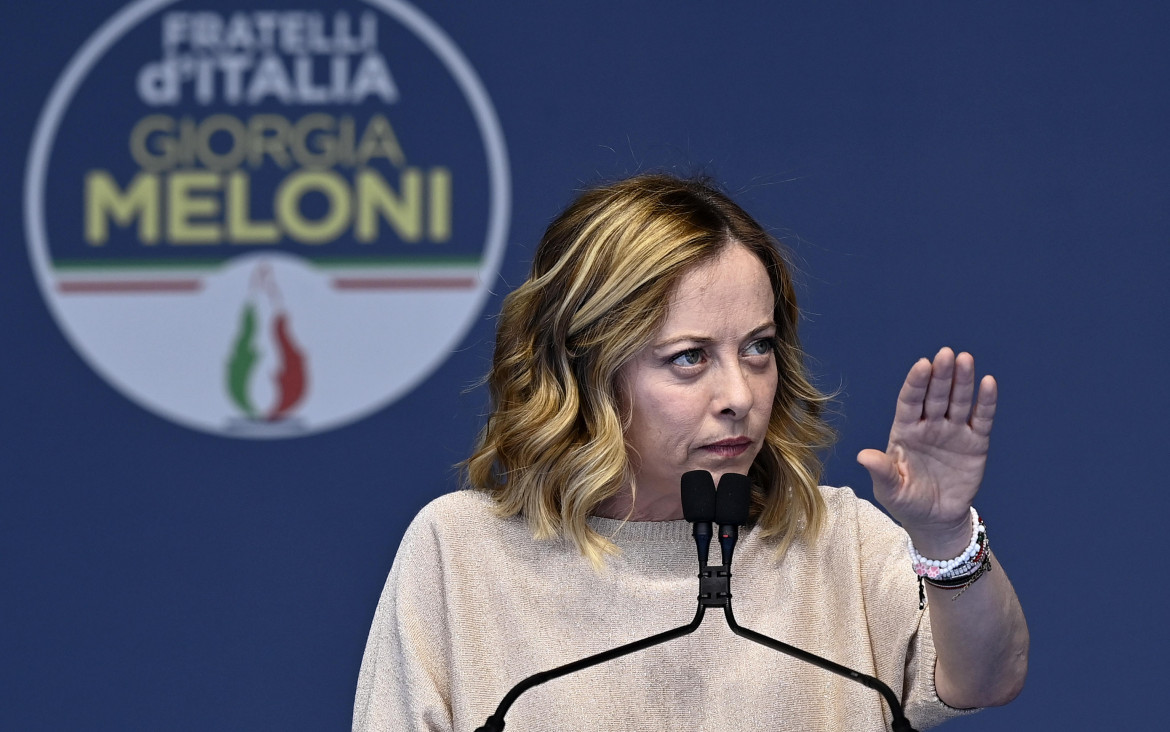 Giorgia Meloni durante il comizio di chiusura della campagna elettorale a Roma foto di Riccardo Antimiani/Ansa