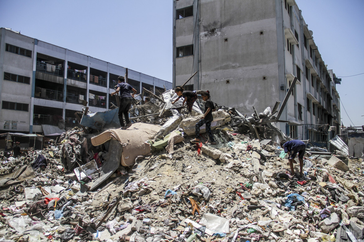 Case ridotte in macerie nel campo profughi di Jabaliya, nel nord di Gaza