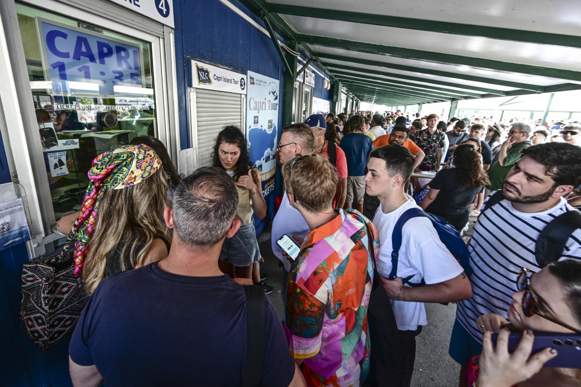 Capri, rubinetti a secco: bloccati gli sbarchi