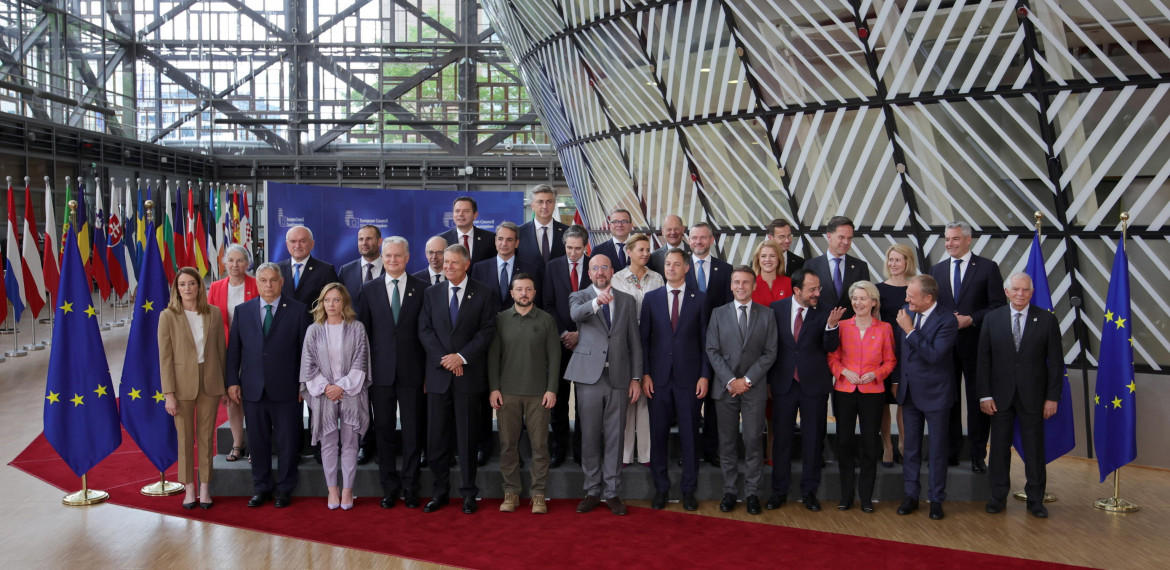 La foto di gruppo con Zelensky a Bruxelles foto Ansa