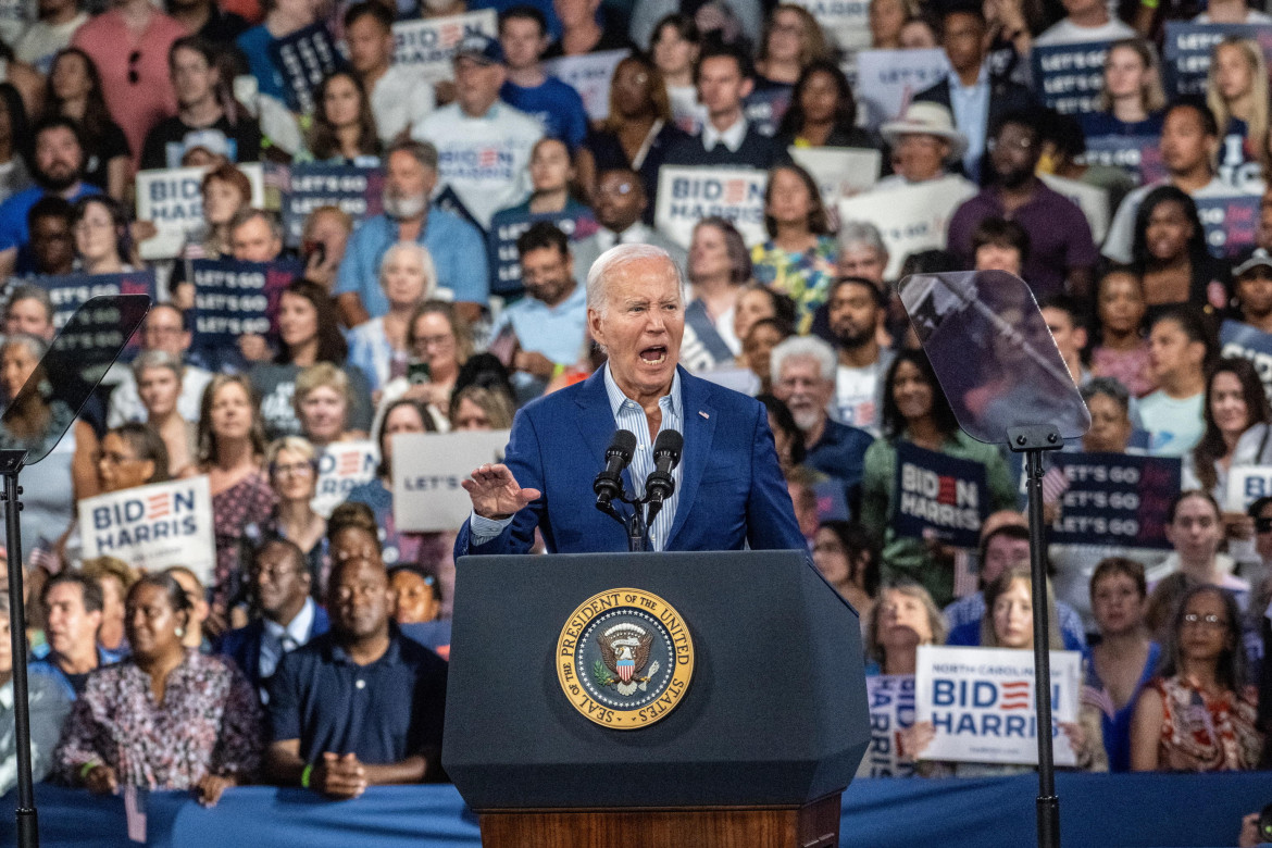 Il presidente Joe Biden, venerdì, durante il comizio in North Carolina foto Epa/Stan Gilliland