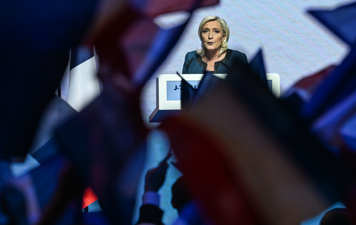 Marine Le Pen durante la campagna elettorale del Rassemblement National