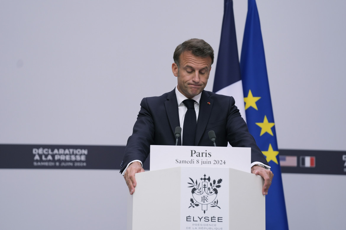 Emmanuel Macron in una conferenza stampa all'Eliseo